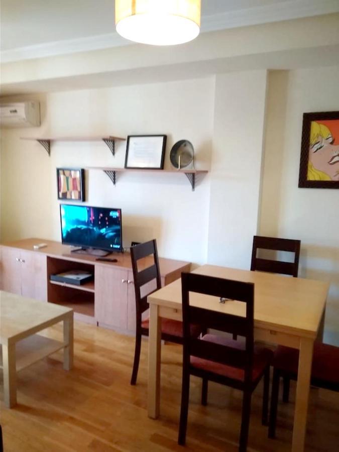 Modern In 50 M² Air Conditioned Apartamento